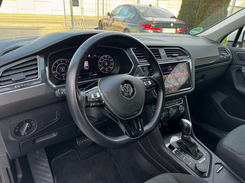 VW Tiguan 2.0 TSI 4Motion DSG R-Line Distronic AppleCarPlay, снимка 6 - Автомобили и джипове - 52825543