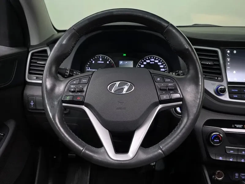 Hyundai Tucson 1.7 2Wd Modern, снимка 13 - Автомобили и джипове - 55884640