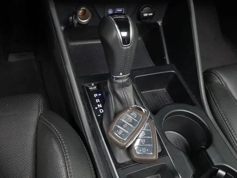Hyundai Tucson 1.7 2Wd Modern, снимка 9 - Автомобили и джипове - 55884640