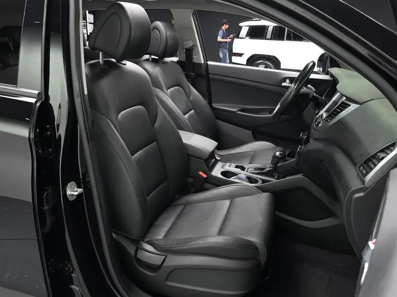 Hyundai Tucson 1.7 2Wd Modern, снимка 11 - Автомобили и джипове - 55884640