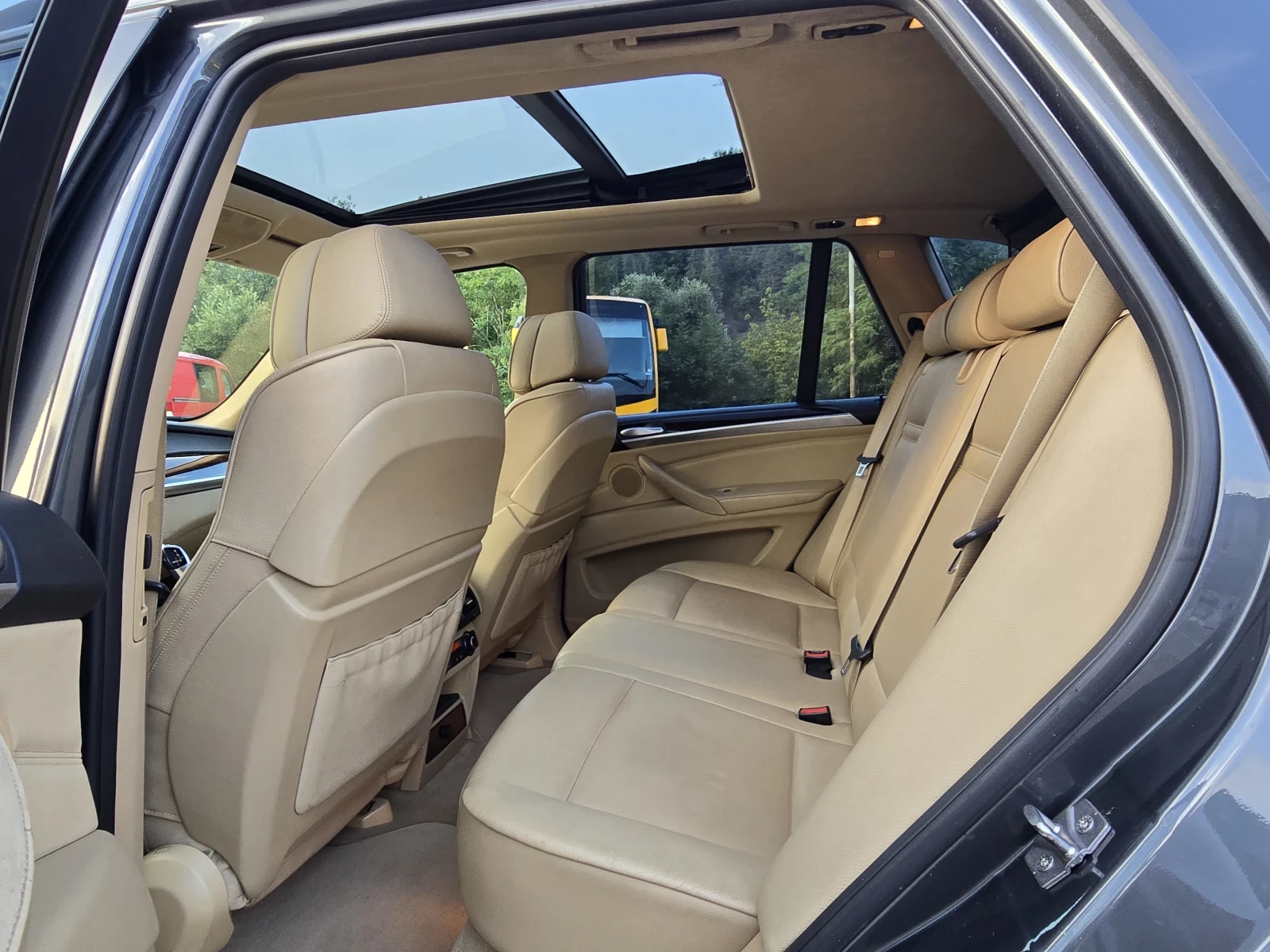 BMW X5 Топ състояние колата напълно обслужена - изображение 7