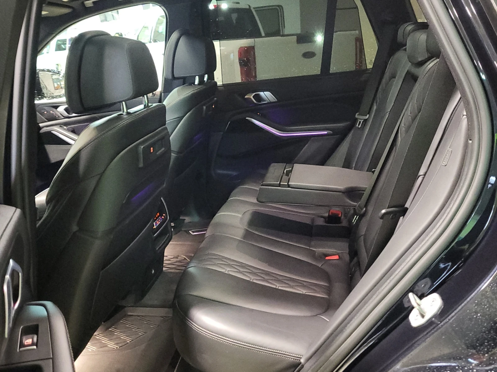 BMW X5 * XDRIVE40I* M Pack* Aвто Кредит*  - изображение 9