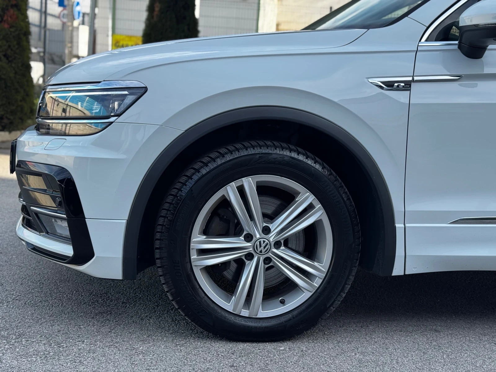 VW Tiguan 2.0 TSI 4Motion DSG R-Line Distronic AppleCarPlay | Mobile.bg � ����������� 2
