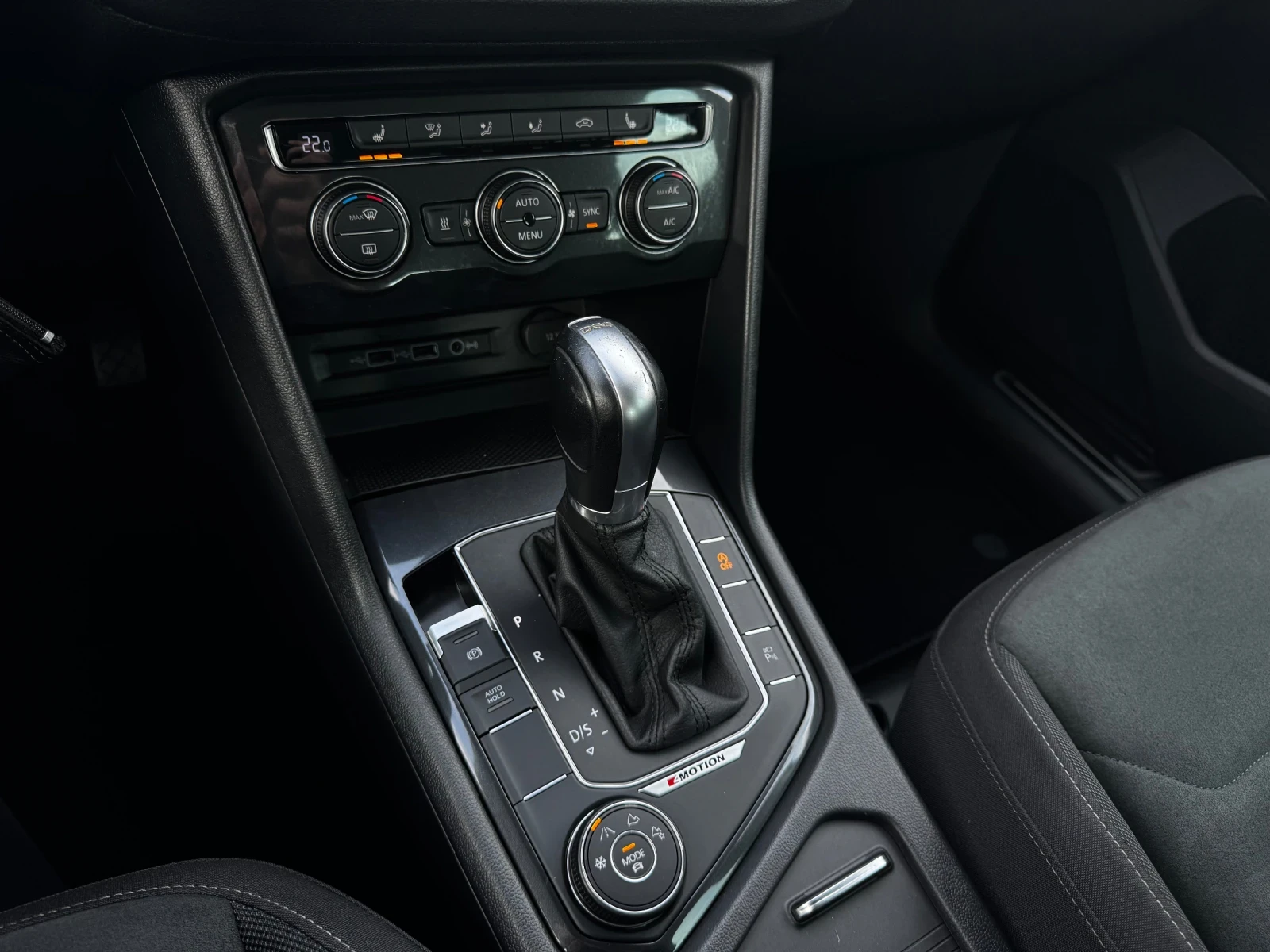 VW Tiguan 2.0 TSI 4Motion DSG R-Line Distronic AppleCarPlay | Mobile.bg � ����������� 9