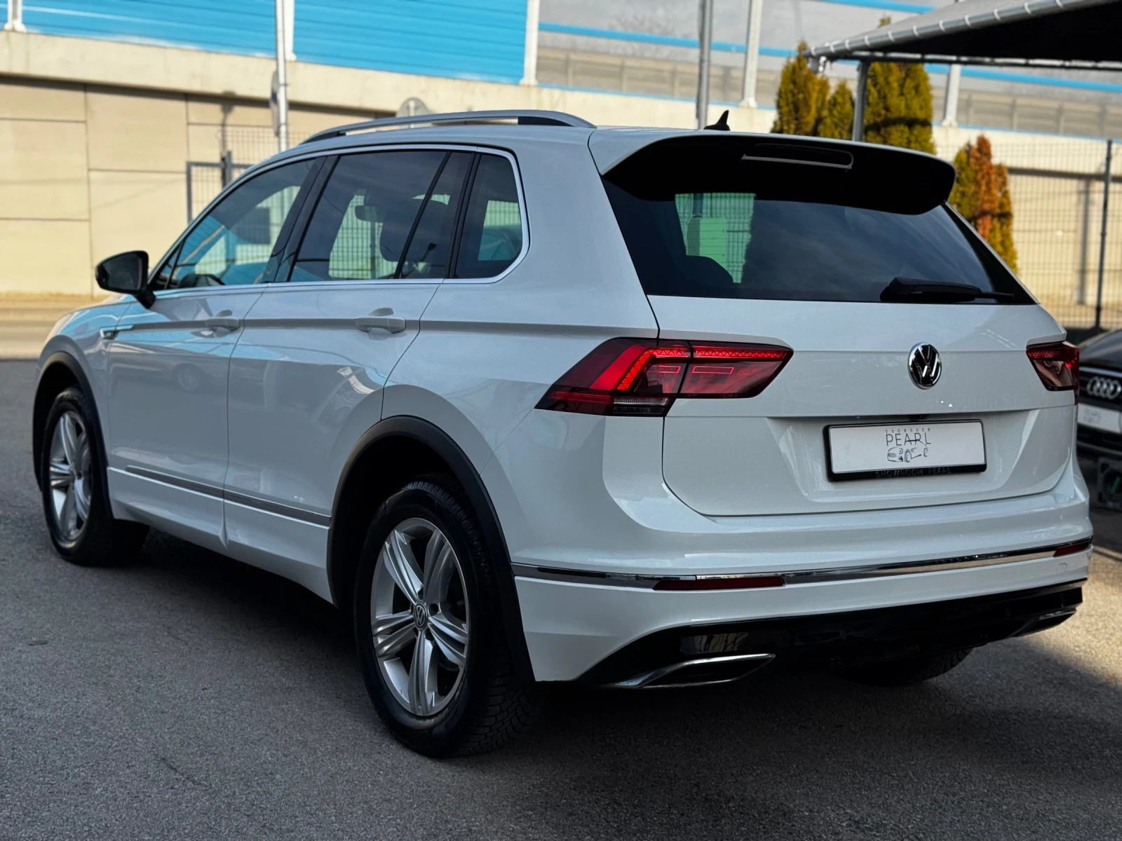 VW Tiguan 2.0 TSI 4Motion DSG R-Line Distronic AppleCarPlay | Mobile.bg � ����������� 4