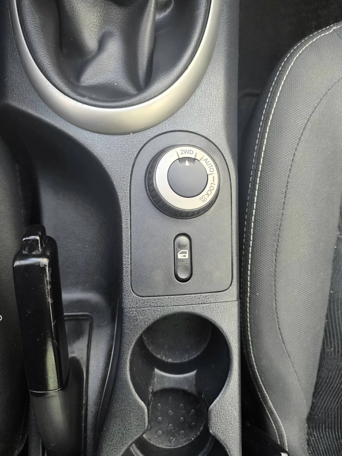 Nissan Qashqai, снимка 13 - Автомобили и джипове - 53759676