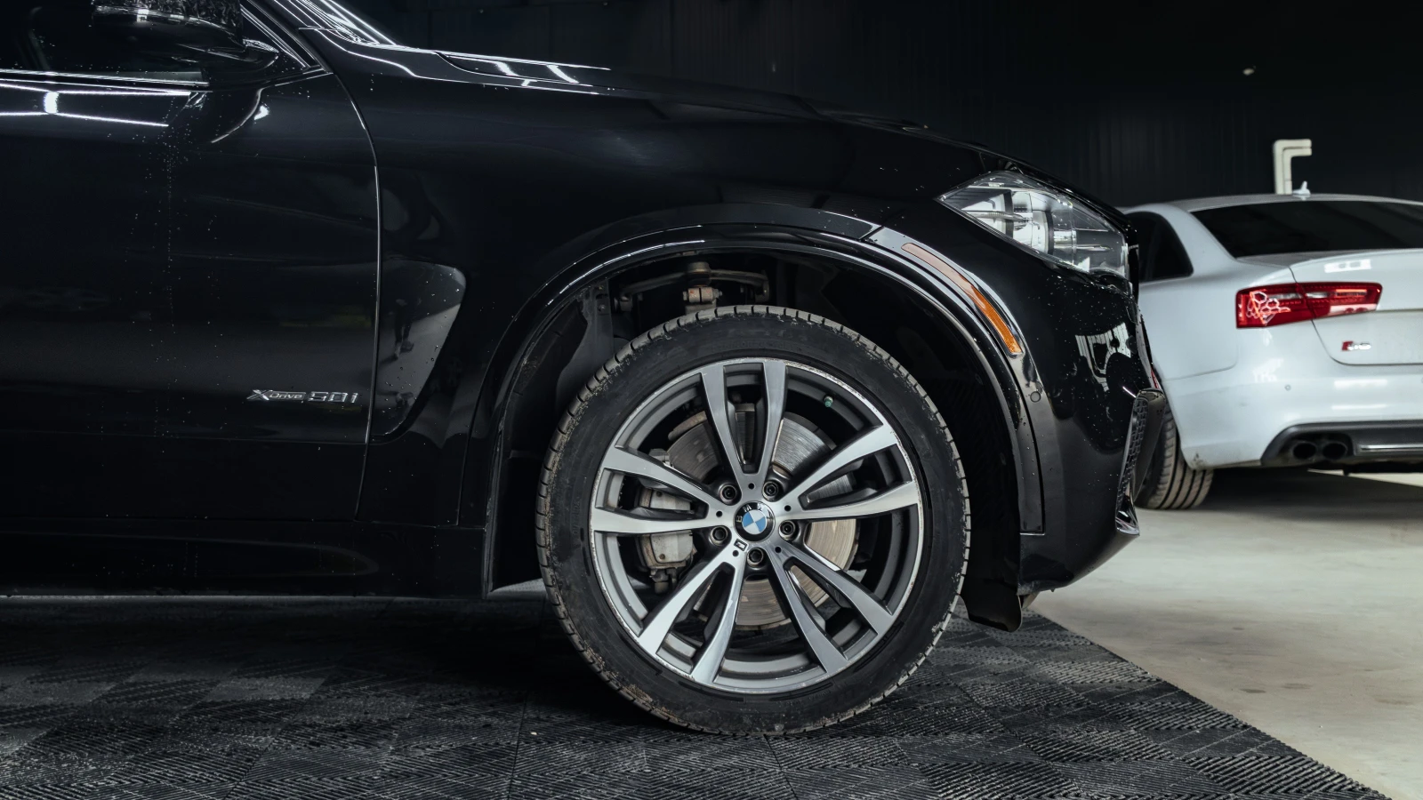 BMW X5 * Xdrive5.0i* Pano* Ambient* Keyless* CarPlay, снимка 6 - Автомобили и джипове - 53939630