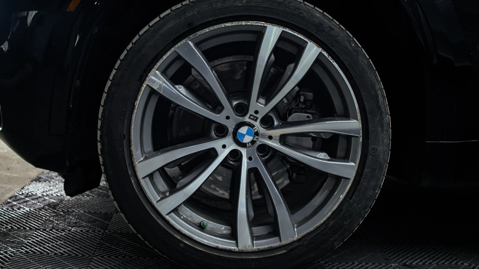 BMW X5 * Xdrive5.0i* Pano* Ambient* Keyless* CarPlay, снимка 8 - Автомобили и джипове - 53939630