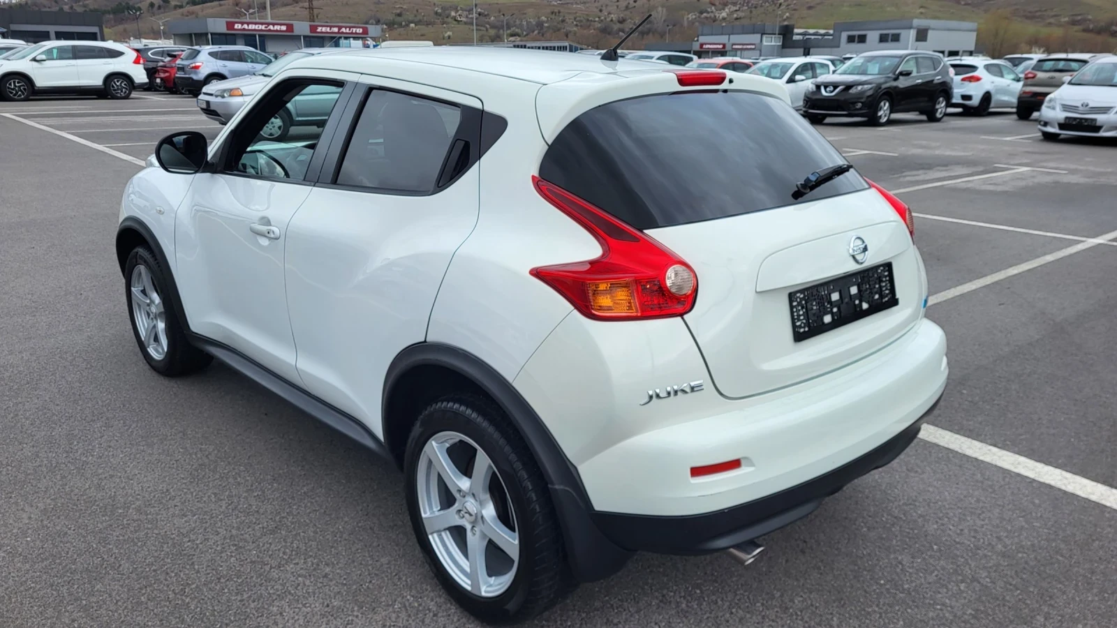 Nissan Juke 1.5DCI-110 EU5* NAVI* KEYLESS* CAMERA* PODGREV, снимка 3 - Автомобили и джипове - 54078076
