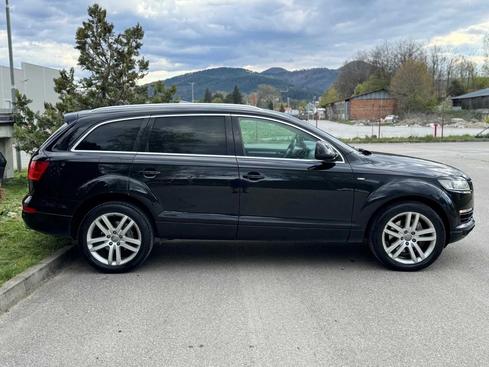 Audi Q7 3.0/TDI/DVD/Обслужен, снимка 2 - Автомобили и джипове - 54415127
