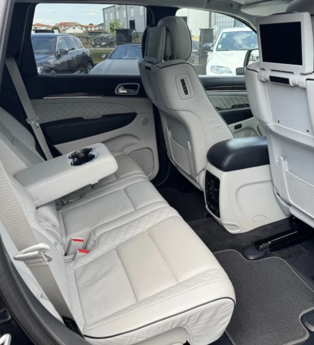 Jeep Grand cherokee SUMMIT= TV= Rombove кожен салон= FULL, снимка 2 - Автомобили и джипове - 54729124