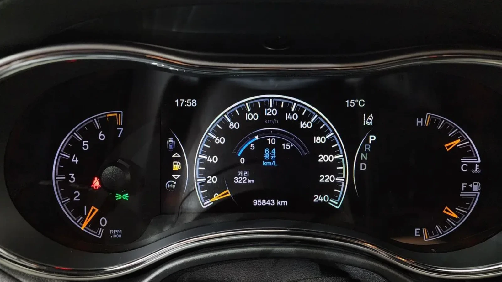 Jeep Grand cherokee 3.6 OVERLAND/ ОБДУХВАНЕ / DISTRONIC / PANO, снимка 8 - Автомобили и джипове - 54781863