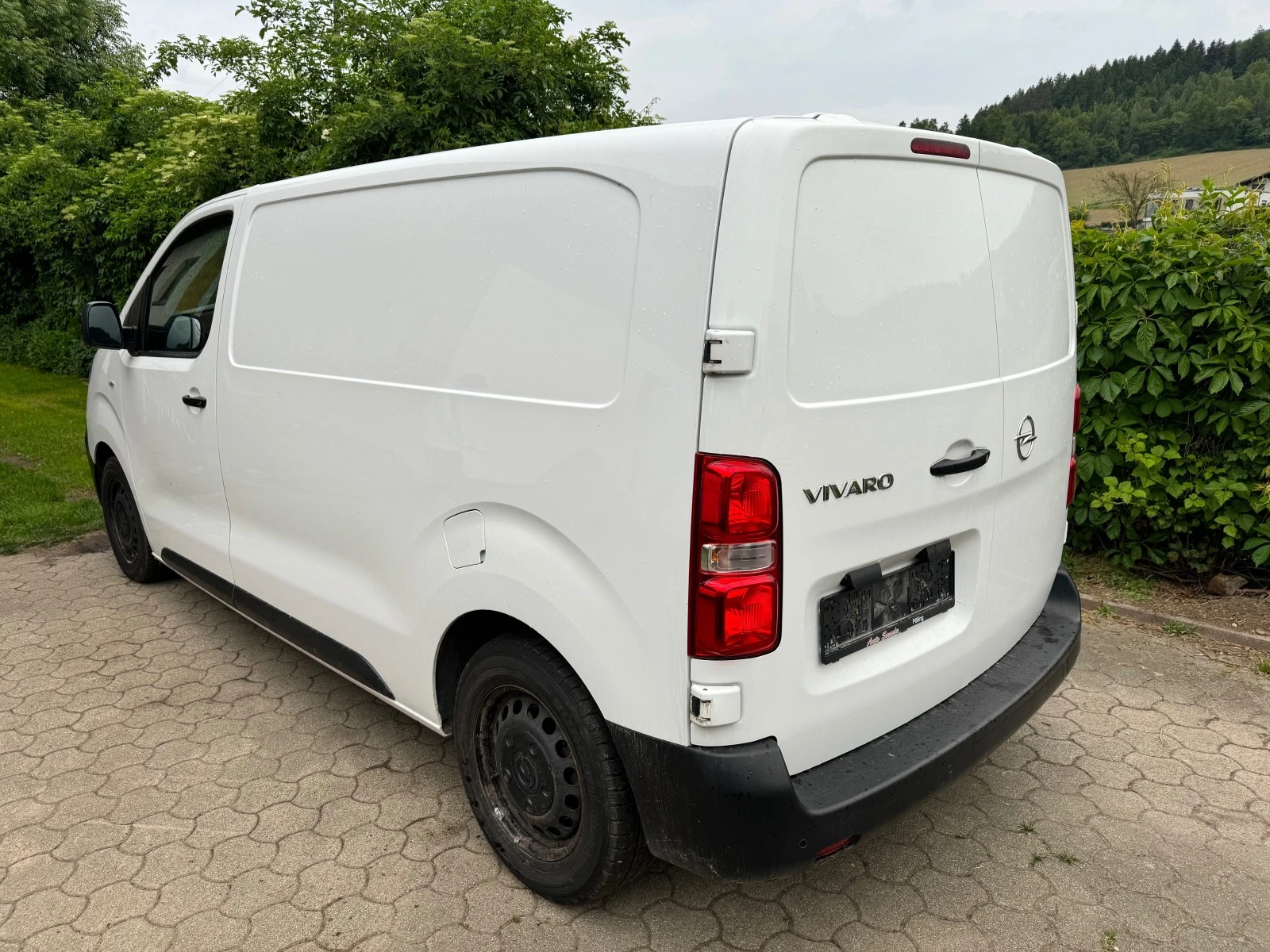 Opel Vivaro 2.0Дизел* * * Автоматик* * * Хладилен* * *  - изображение 3