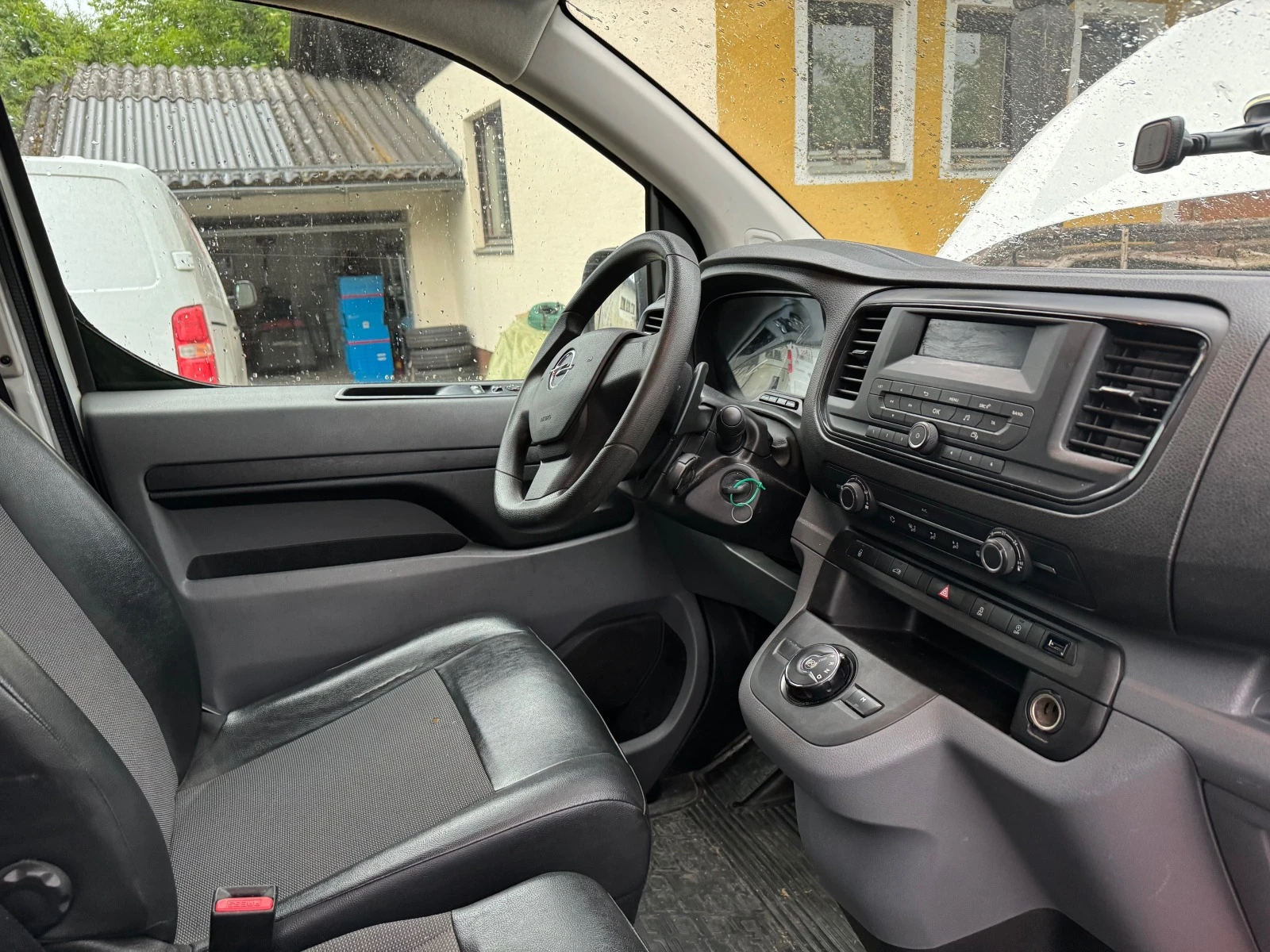 Opel Vivaro 2.0Дизел* * * Автоматик* * * Хладилен* * *  - изображение 9