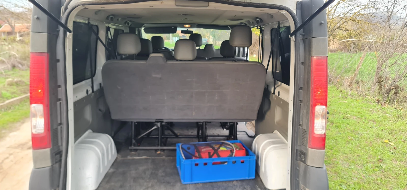 Opel Vivaro 8+ 1 - изображение 8