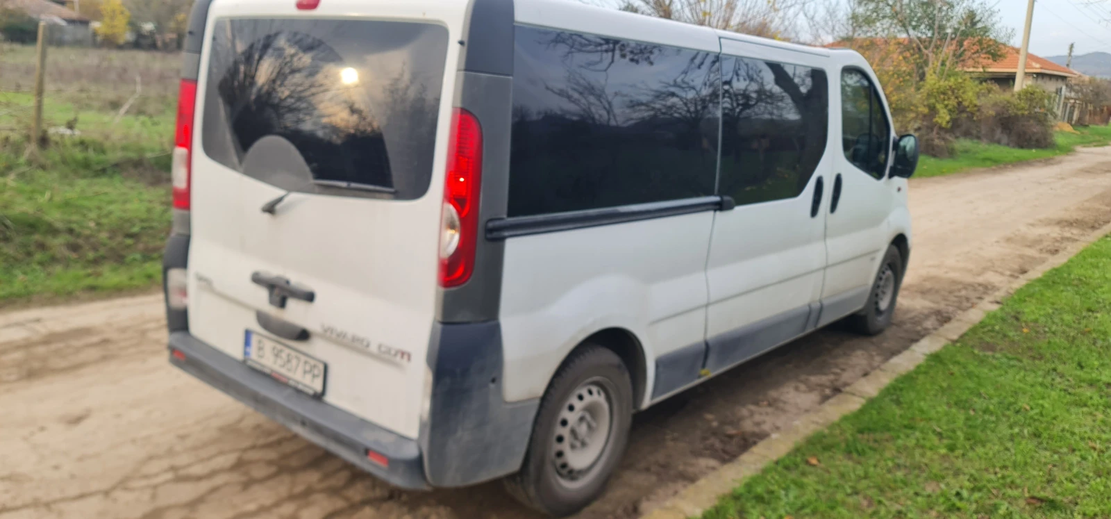 Opel Vivaro 8+ 1 - изображение 3