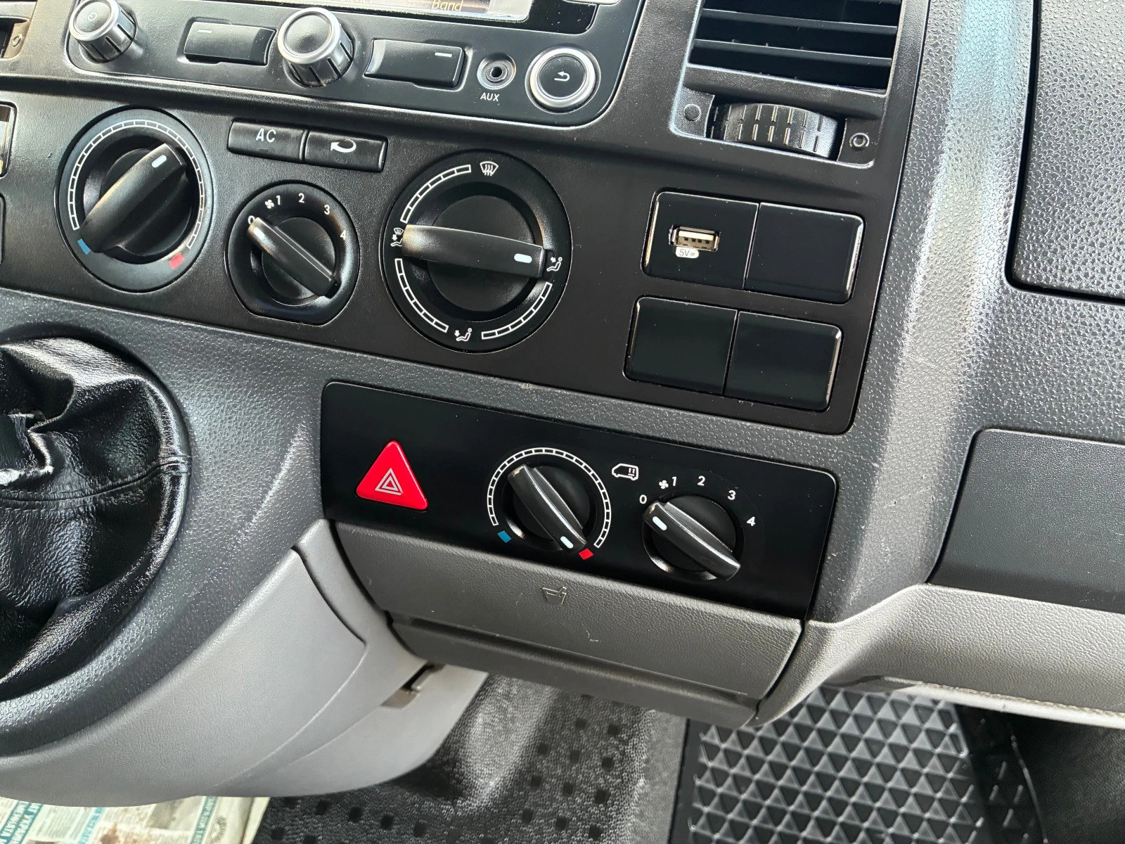 VW Transporter 1.9TDI 9места, снимка 9 - Бусове и автобуси - 54108230