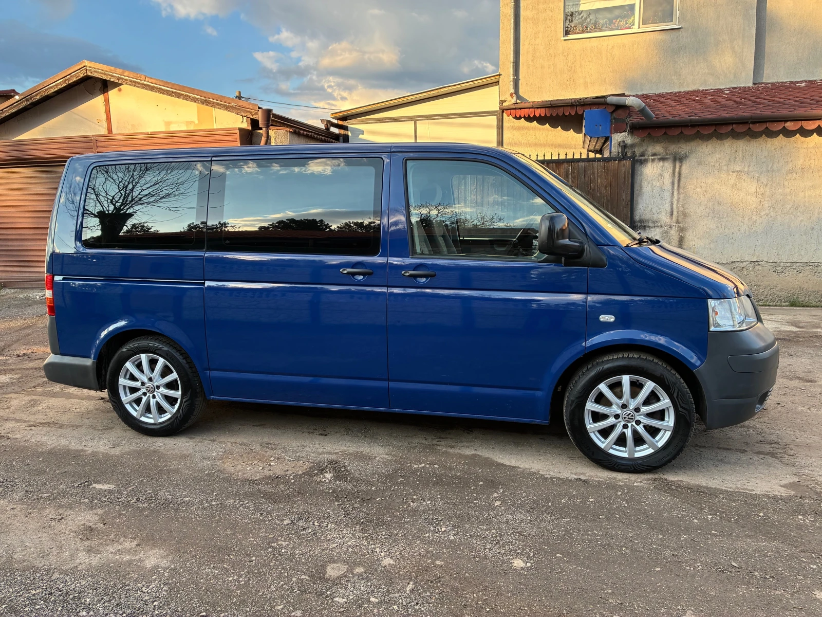VW Transporter 1.9TDI 9места, снимка 4 - Бусове и автобуси - 54108230