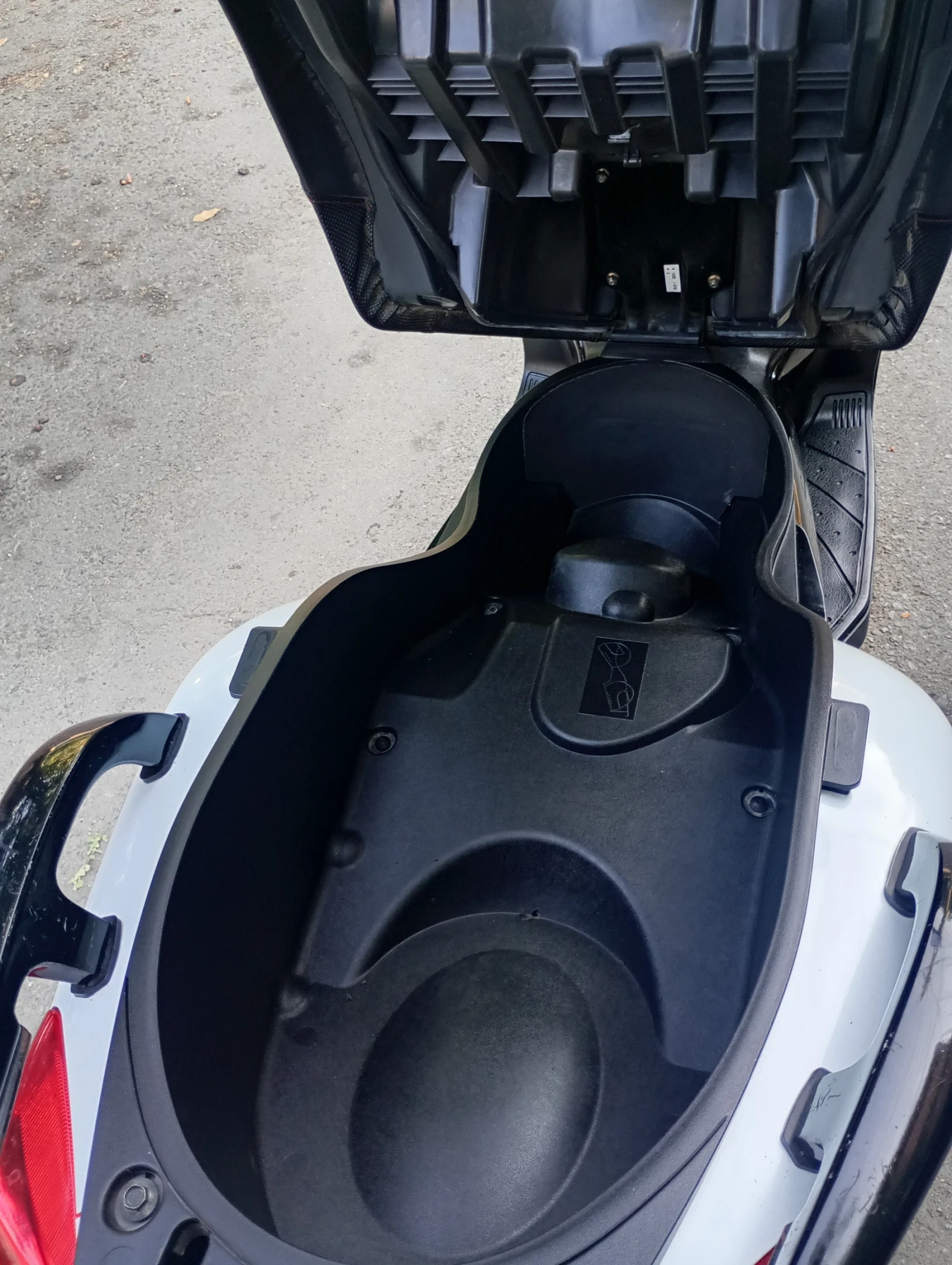 Yamaha X-max 2009 Инжекцион 250 куб.2бр., снимка 8 - Мотоциклети и мототехника - 55844597