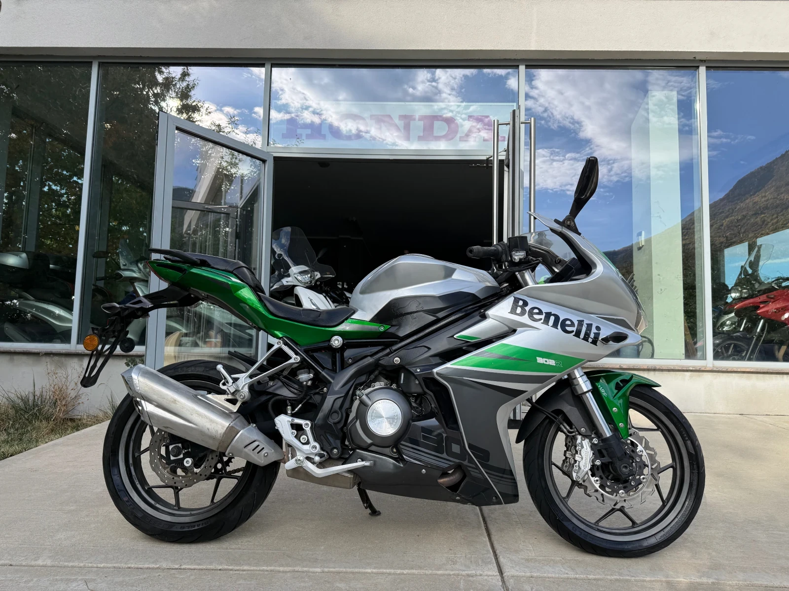 Benelli 304 А2 ABS 300 2018