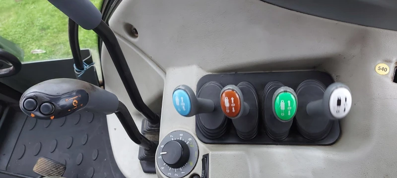 Трактор Valtra N143, снимка 11 - Селскостопанска техника - 52892956