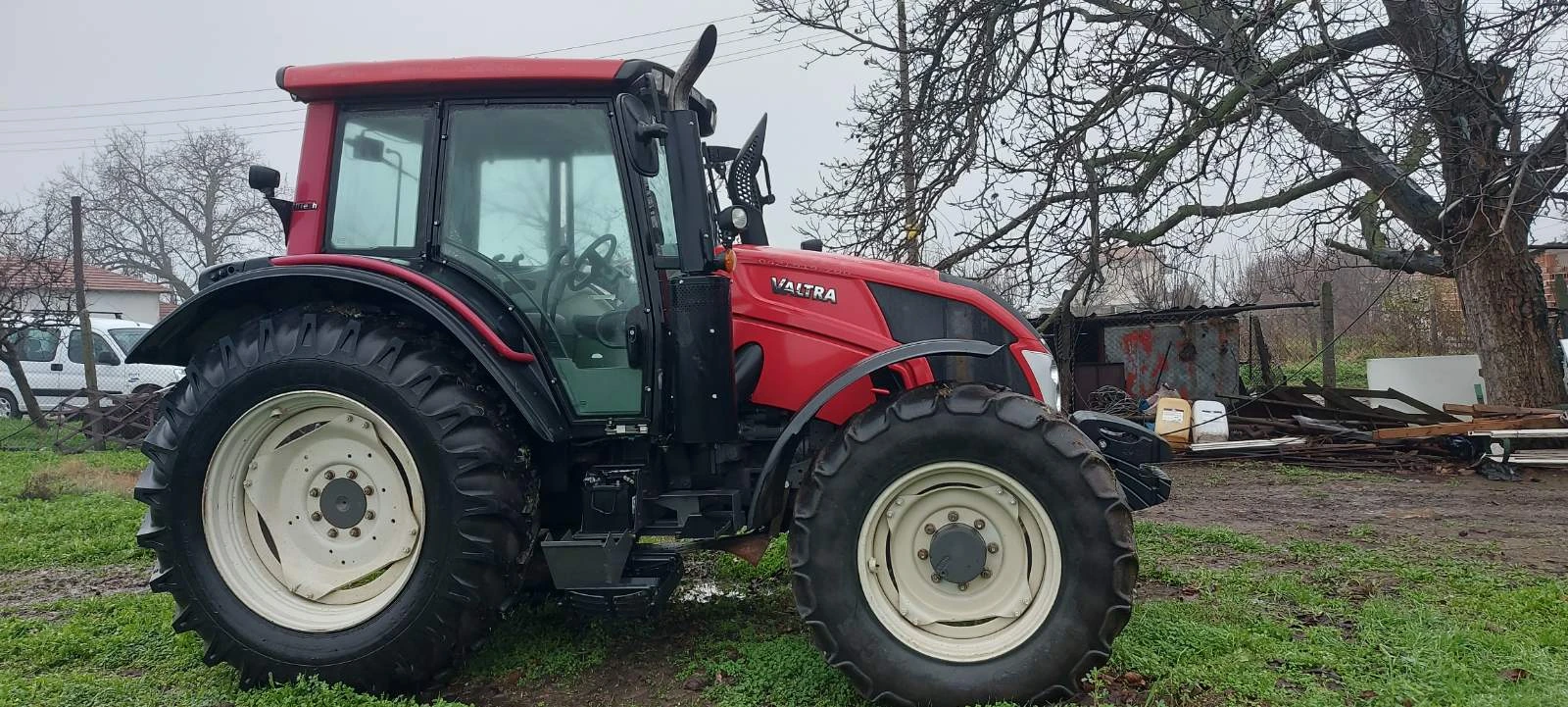 Трактор Valtra N143, снимка 1