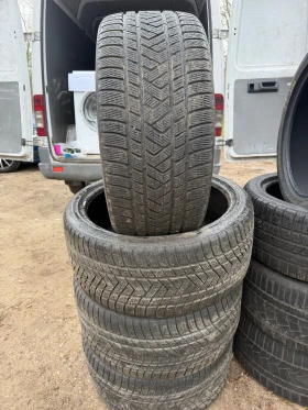 Гуми Зимни 275/35R22, снимка 1