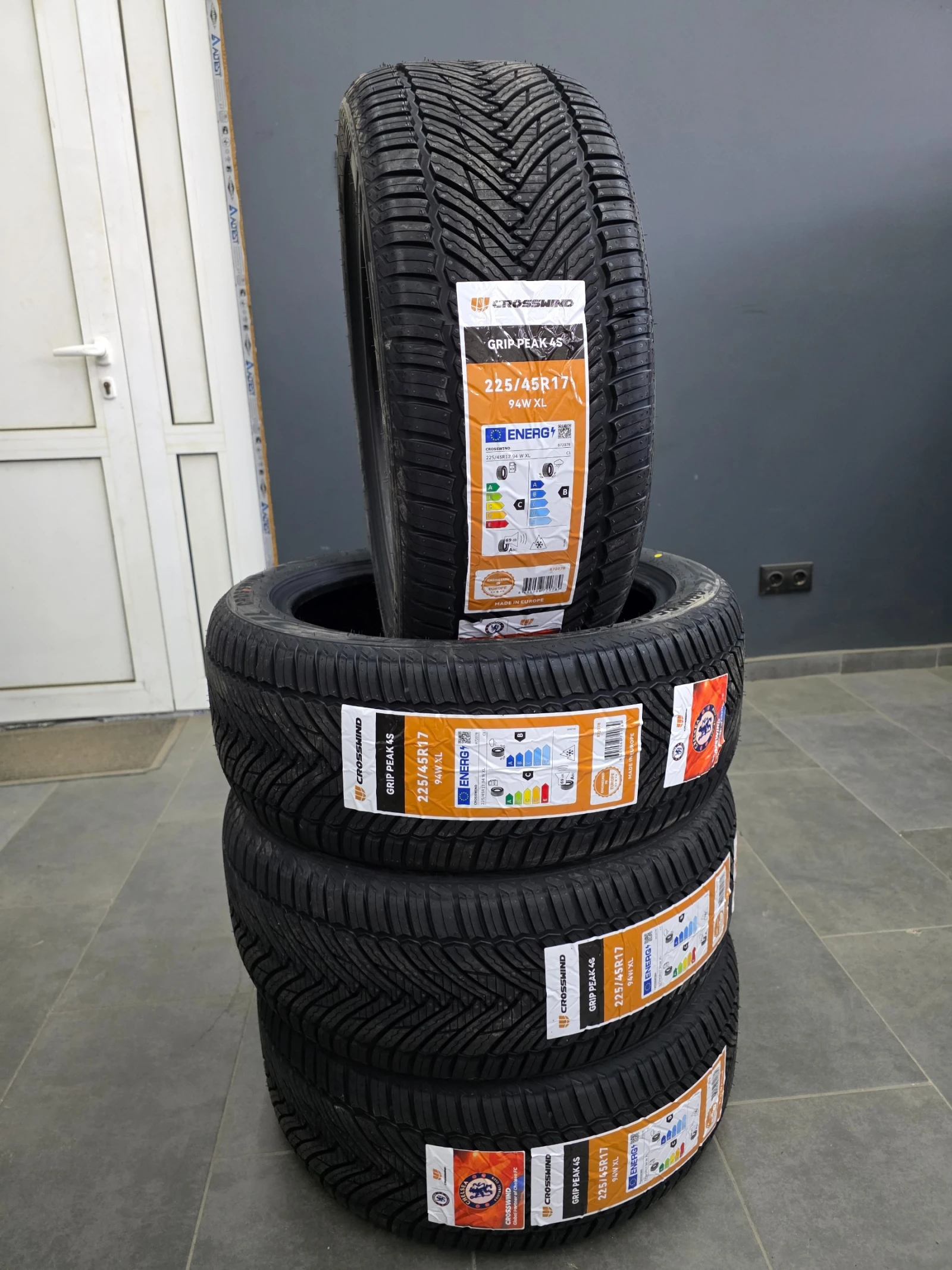 Гуми Всесезонни 225/45R17, снимка 4 - Гуми и джанти - 53984791