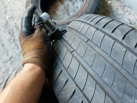 Гуми Летни 245/40R19, снимка 2 - Гуми и джанти - 37682058