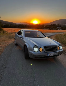 Mercedes-Benz CLK Колата е газ бензин , снимка 1