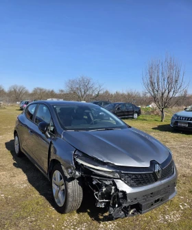 Renault Clio 1.6 Hybrid 160hp 8000km - 12900 € / 25230.21 лв. - 29119491 14