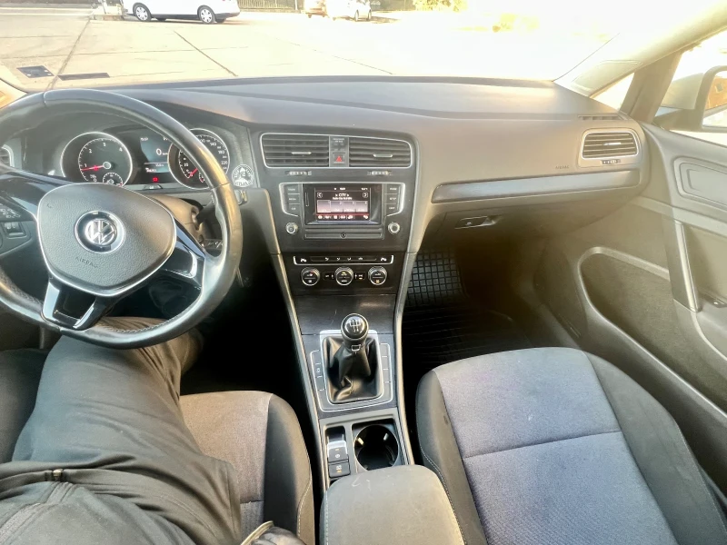 VW Golf 1.6. TDI, снимка 8 - Автомобили и джипове - 47856584