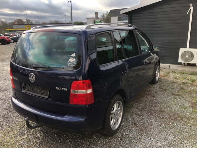 VW Touran NAVI, бензин, снимка 6 - Автомобили и джипове - 48232467