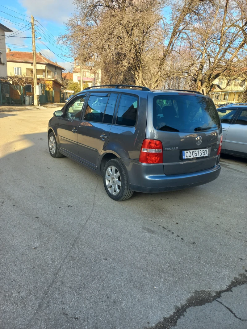 VW Touran 1.9tdi, снимка 4 - Автомобили и джипове - 48373922