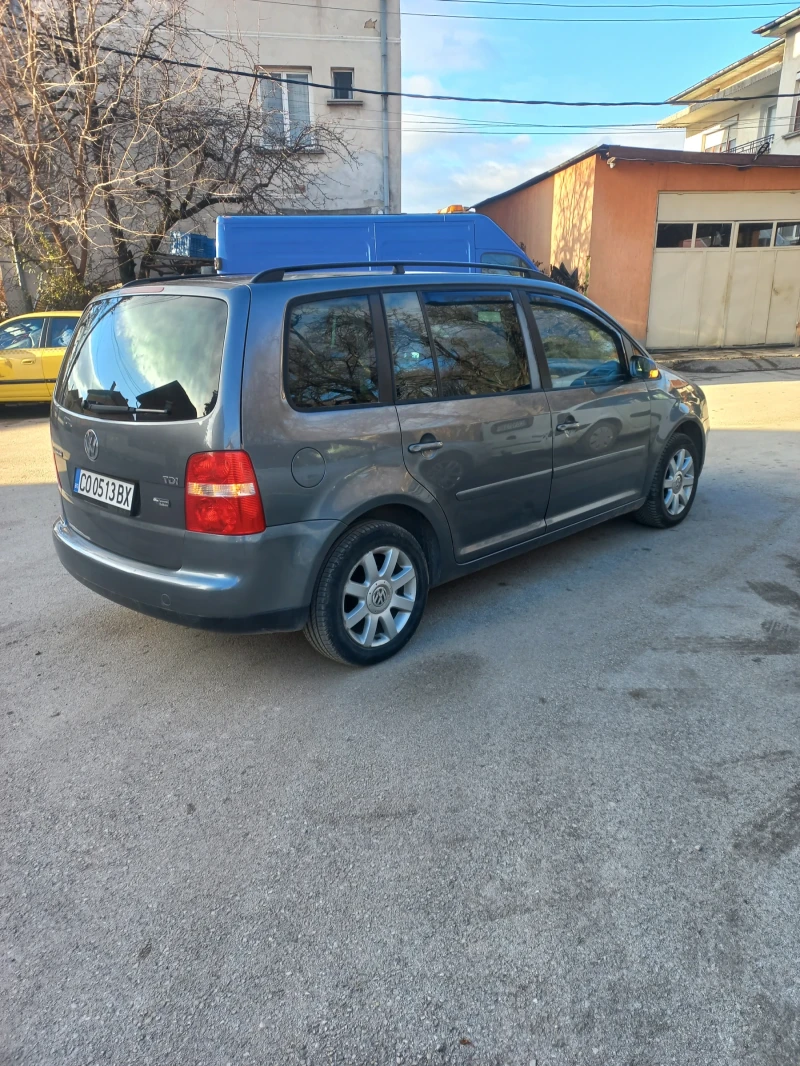 VW Touran 1.9tdi, снимка 3 - Автомобили и джипове - 48373922