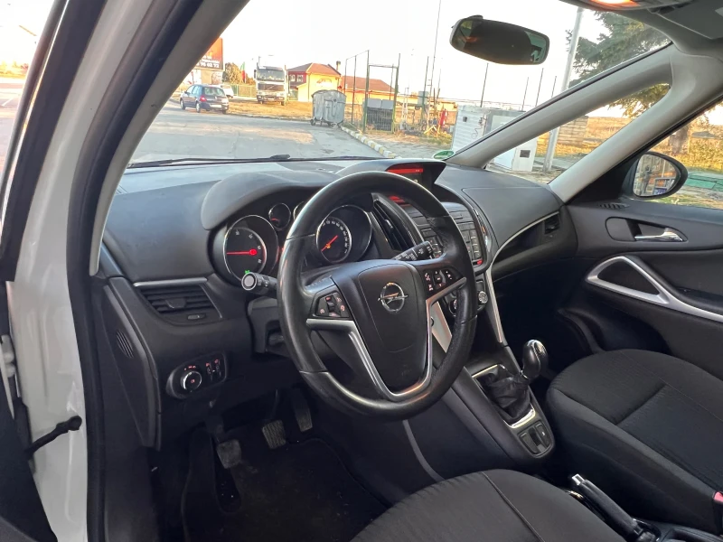 Opel Zafira, снимка 8 - Автомобили и джипове - 49103271