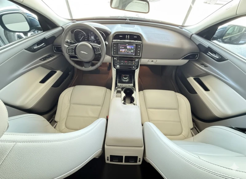 Jaguar XE 2.0 TDCI 4x4, снимка 8 - Автомобили и джипове - 50111230