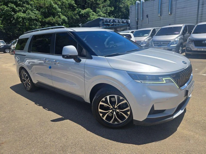 Kia Carnival, снимка 3 - Автомобили и джипове - 51957113