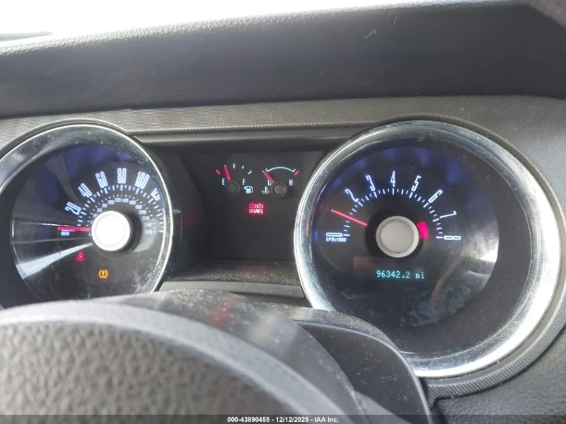 Ford Mustang 3.7L V-6 DOHC, VVT, 305HP Rear Wheel Drive, снимка 13 - Автомобили и джипове - 52914188