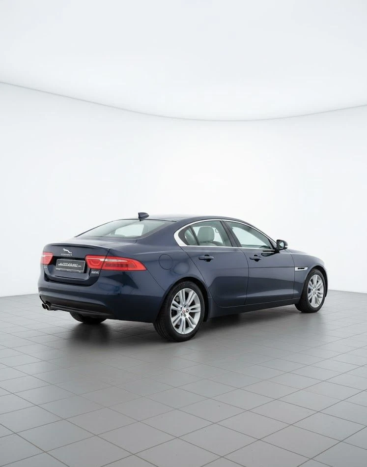 Jaguar XE 2.0 TDCI 4x4 - изображение 2