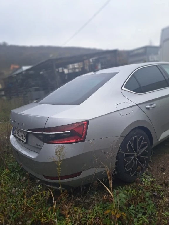 Skoda Superb, снимка 3 - Автомобили и джипове - 53458824