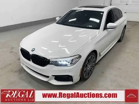 BMW 530 i xDrive PANO M PACK 360 CAM ПОДГРЕВ ВОЛАН СЕДАЛКИ, снимка 2 - Автомобили и джипове - 54196772
