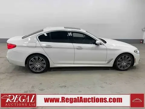 BMW 530 i xDrive PANO M PACK 360 CAM ПОДГРЕВ ВОЛАН СЕДАЛКИ, снимка 13 - Автомобили и джипове - 54196772