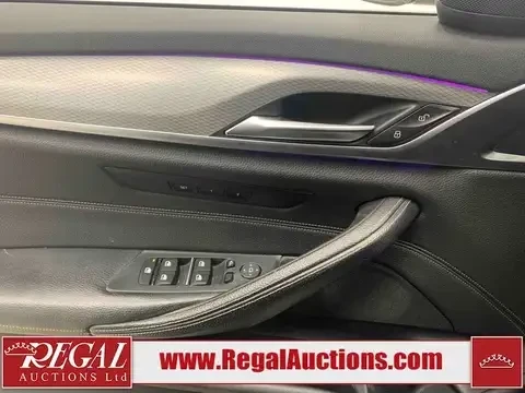 BMW 530 i xDrive PANO M PACK 360 CAM ПОДГРЕВ ВОЛАН СЕДАЛКИ, снимка 17 - Автомобили и джипове - 54196772