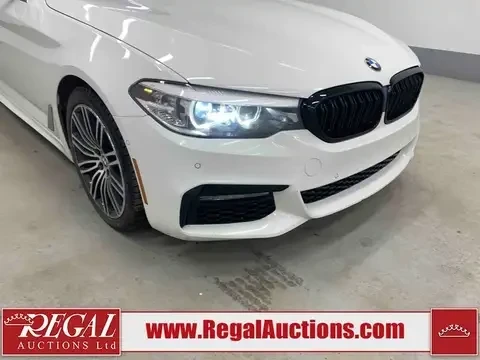 BMW 530 i xDrive PANO M PACK 360 CAM ПОДГРЕВ ВОЛАН СЕДАЛКИ, снимка 12 - Автомобили и джипове - 54196772