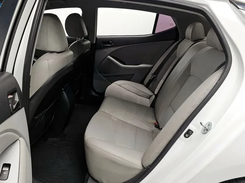 Kia K5 2.0 Deluxe, снимка 11 - Автомобили и джипове - 55948223