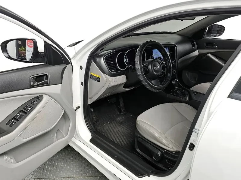 Kia K5 2.0 Deluxe, снимка 10 - Автомобили и джипове - 55948223