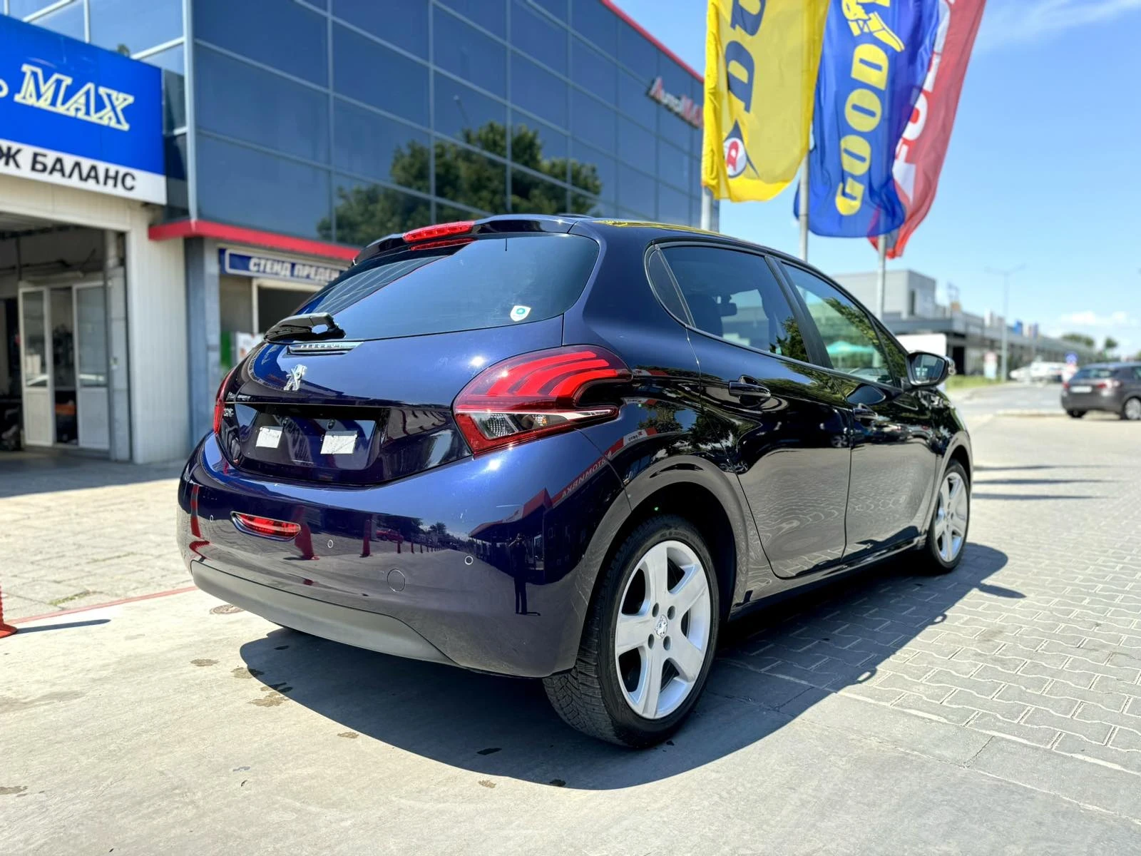 Peugeot 208  - изображение 4