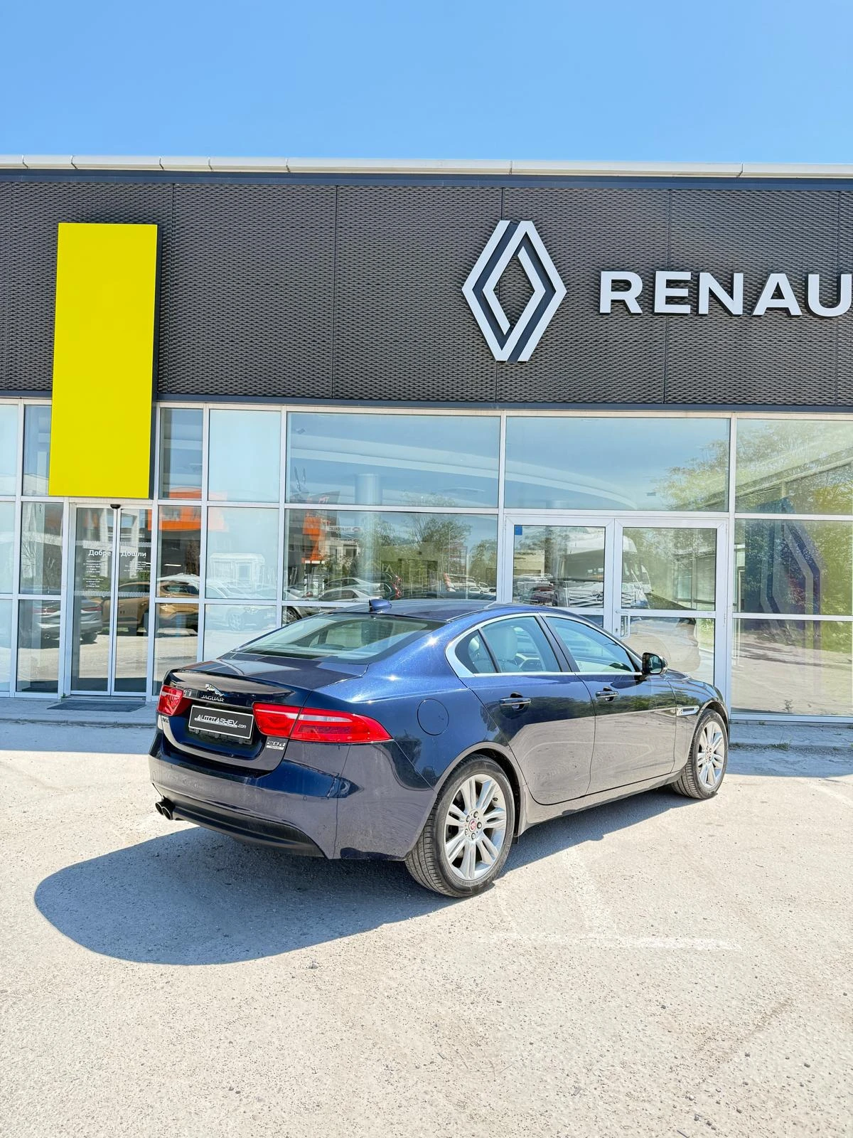 Jaguar XE 2.0 TDCI 4x4 - изображение 2