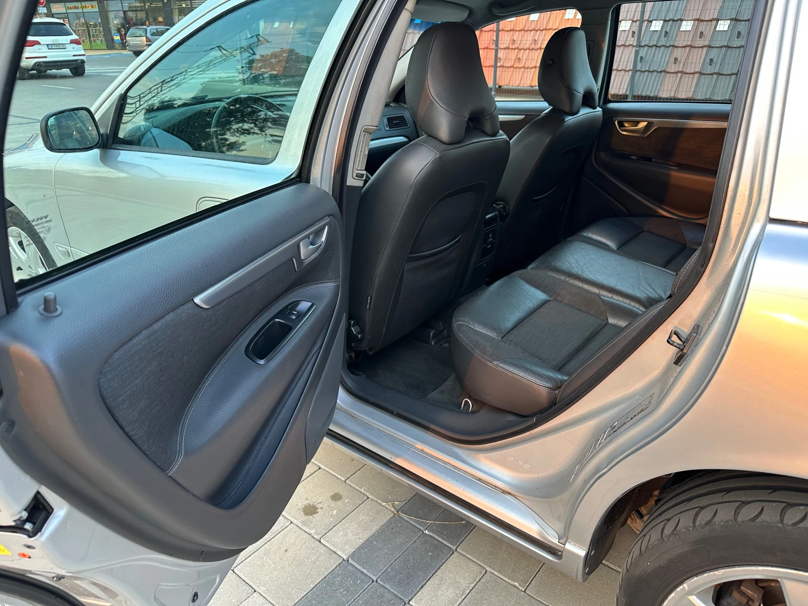 Volvo V70 D5 AWD 6-скорости - изображение 10